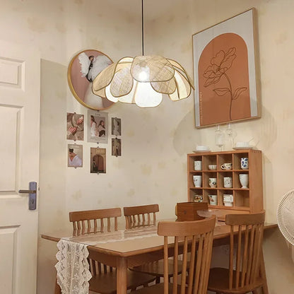 Japanese Style Weaving Petal Willow LED Chandelier Rattan Penant Lamp for House Decoration Room Decor Indoor Lighting Fixture