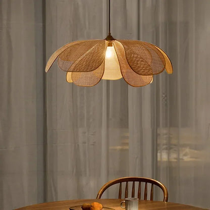 Japanese Style Weaving Petal Willow LED Chandelier Rattan Penant Lamp for House Decoration Room Decor Indoor Lighting Fixture